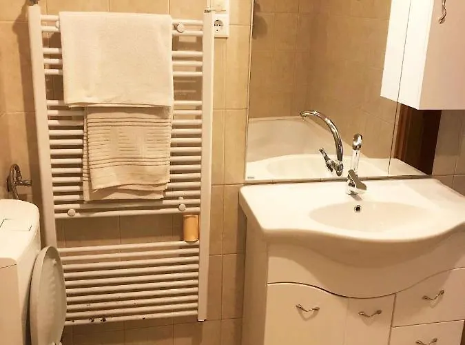 In 38980 * Balatonalmádi